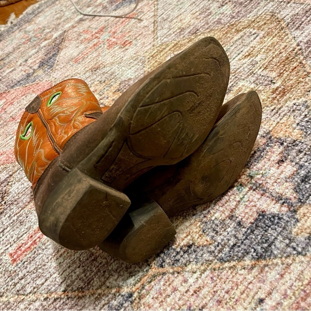 Ariat Cowboy Boots- Girls sz. 3 - Picture 6 of 7